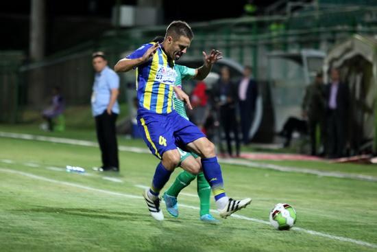 گزارش تصویری / دیدار تیم های فوتبال ذوب آهن و گسترش فولاد / دیدار تیم های فوتبال ذوب آهن اصفهان و گسترش فولاد تبریز در هفته دوم لیگ برتر فوتبال کشور، با پیروزی سه بر صفر تیم ذوب آهن در ورزشگاه فولادشهر اصفهان به پایان رسید.