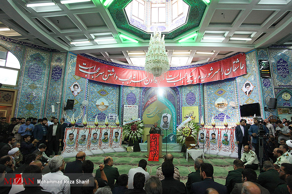 گزارش تصویری / مراسم بزرگداشت شهید حججی در نجف آباد اصفهان / مراسم بزرگداشت شهید مدافع حرم شهید محسن حججی با حضور مردم، مسئولان و خانواده شهدای گرانقدر انقلاب اسلامی و سخنرانی سرلشگر محمدعلی جعفری فرمانده کل سپاه پاسداران در مسجد جامع نجف آباد اصفهان برگزار شد.