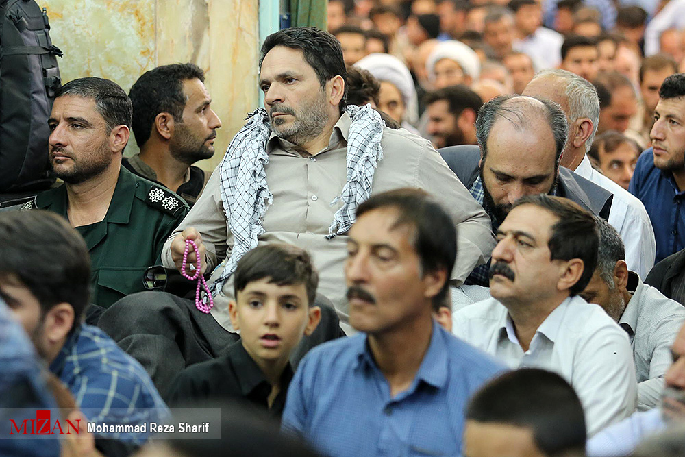 گزارش تصویری / مراسم بزرگداشت شهید حججی در نجف آباد اصفهان / مراسم بزرگداشت شهید مدافع حرم شهید محسن حججی با حضور مردم، مسئولان و خانواده شهدای گرانقدر انقلاب اسلامی و سخنرانی سرلشگر محمدعلی جعفری فرمانده کل سپاه پاسداران در مسجد جامع نجف آباد اصفهان برگزار شد.