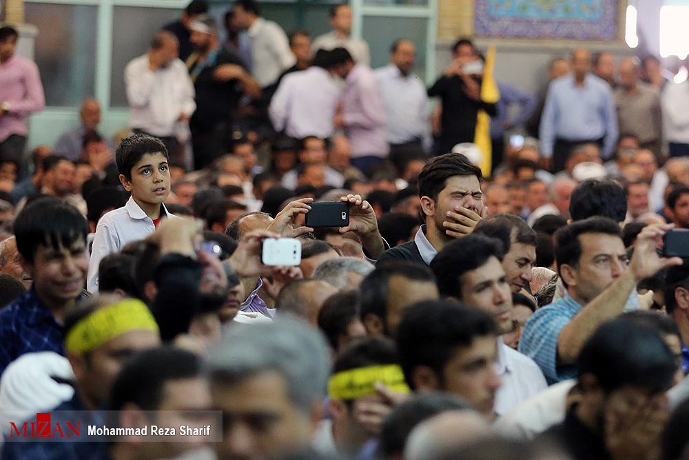 گزارش تصویری / مراسم بزرگداشت شهید حججی در نجف آباد اصفهان / مراسم بزرگداشت شهید مدافع حرم شهید محسن حججی با حضور مردم، مسئولان و خانواده شهدای گرانقدر انقلاب اسلامی و سخنرانی سرلشگر محمدعلی جعفری فرمانده کل سپاه پاسداران در مسجد جامع نجف آباد اصفهان برگزار شد.