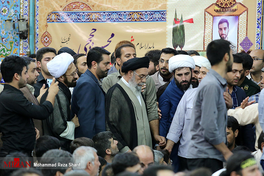 گزارش تصویری / مراسم بزرگداشت شهید حججی در نجف آباد اصفهان / مراسم بزرگداشت شهید مدافع حرم شهید محسن حججی با حضور مردم، مسئولان و خانواده شهدای گرانقدر انقلاب اسلامی و سخنرانی سرلشگر محمدعلی جعفری فرمانده کل سپاه پاسداران در مسجد جامع نجف آباد اصفهان برگزار شد.