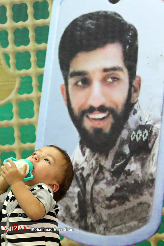 گزارش تصویری / مراسم بزرگداشت شهید حججی در نجف آباد اصفهان / مراسم بزرگداشت شهید مدافع حرم شهید محسن حججی با حضور مردم، مسئولان و خانواده شهدای گرانقدر انقلاب اسلامی و سخنرانی سرلشگر محمدعلی جعفری فرمانده کل سپاه پاسداران در مسجد جامع نجف آباد اصفهان برگزار شد.