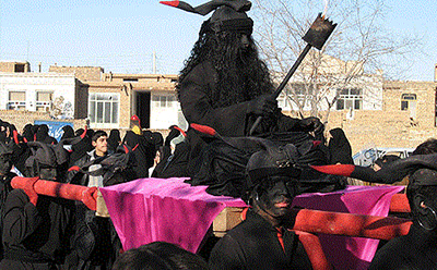 جای دیگر اختیار کن!