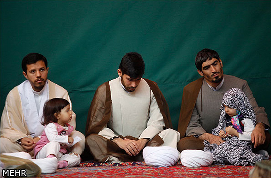 گزارش تصویری مراسم عمامه گذاری طلاب با حضور آیت الله مکارم شیرازی در قم گزارش تصویری / مراسم عمامه گذاری طلاب با حضور آیت الله مکارم شیرازی در قم