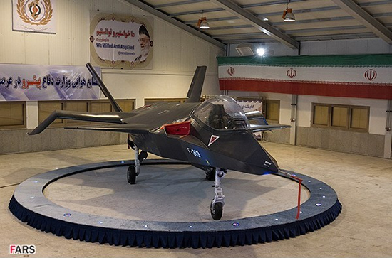 گزارش تصویری / رونمایی از جنگنده جدید ایرانی قاهر 313