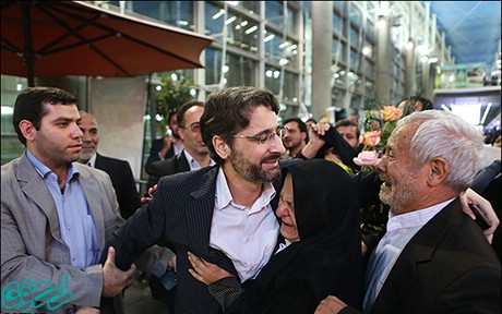 گزارش تصویری / ورود گروگانهای آزاد شده از لیبی گزارش تصویری / ورود گروگانهای آزاد شده از لیبی